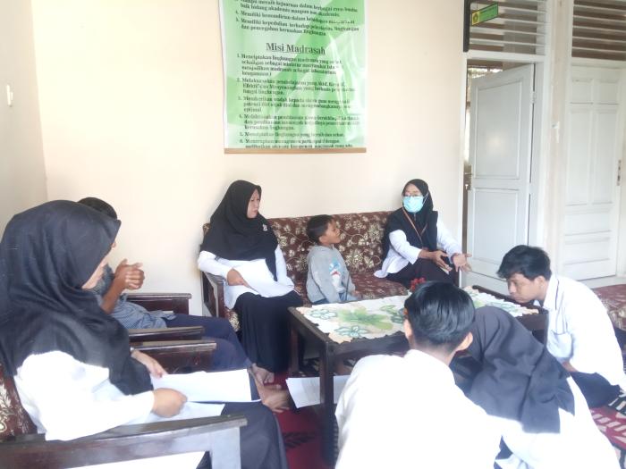 Rapat Dengar Pendapat Bersama Kepala Madrasah & Seluruh Tata Usaha MIN 5 