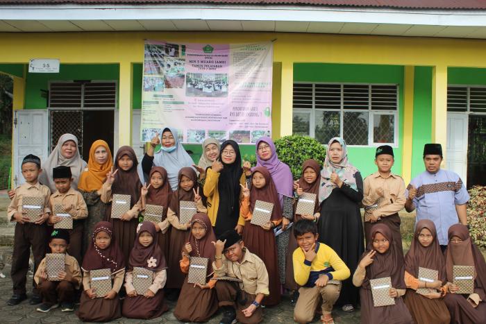 Arahan dan Kata Semangat Kepala Madrasah Kepada Bapak/Ibu Guru dan Siswa-siswi MIN 5 Muaro Jambi Terkhusus Untuk Anak-anak Yang Berprestasi Pada Semester Genap Tahun Pelajaran 2023