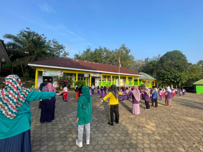 MIN 5 Muaro Jambi Gelar Senam Sehat untuk Siswa dan Guru MIN 5 Muaro Jambi Gelar Senam Sehat untuk Siswa dan Guru