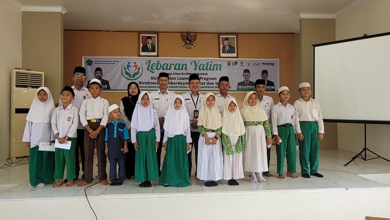 Sukseskan Lebaran Yatim, Anak Yatim Terima Santunan dari Kemenag Muaro Jambi