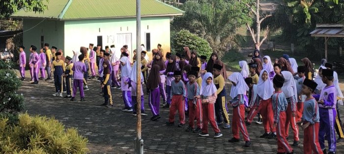 Senam Sehat Rutin Meriah di MIN 5 Muaro Jambi