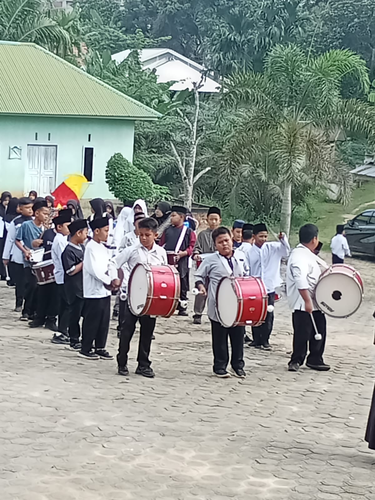 Latihan Drum Band MIN  5 Muaro Jambi Persiapan Murid Ikuti Lomba